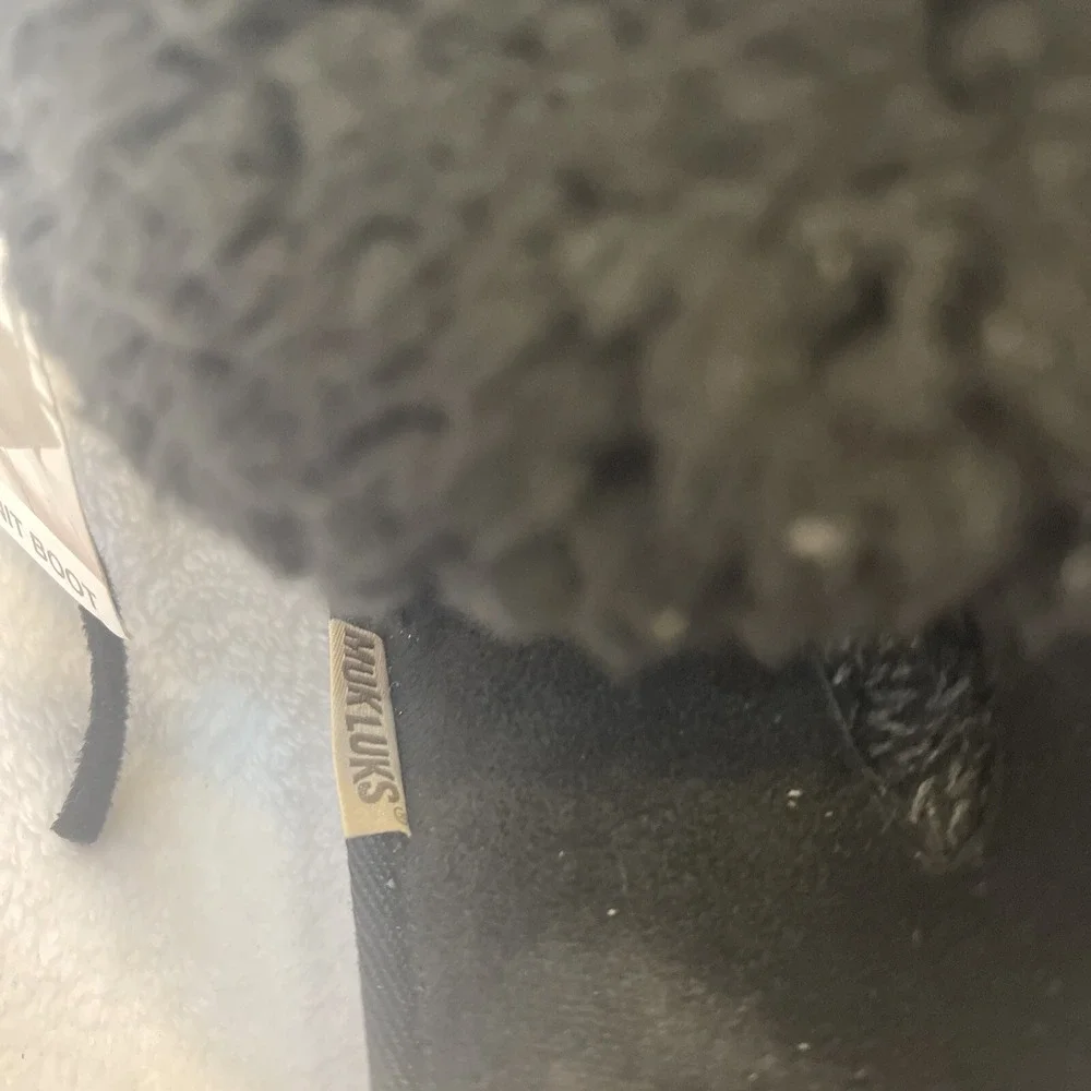 MUK LUKS Cozy Knit Booties‎ Womens Size 9 Black Fuzzy Slipper Boots